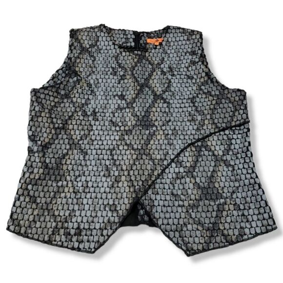 Maple & Cliff Top Size Large Womens Blouse Sleeveless Back Zip Snakeskin Pattern - Picture 1 of 4